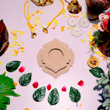 Hand Carved Edge Tea Light Curved Damask